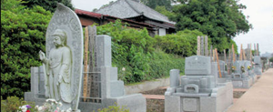 永代使用料と墓石代で70万円の寺院墓地あります。