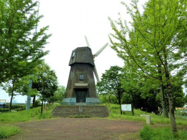 見沼元圦公園の風車 埼玉県羽生市サムネイル